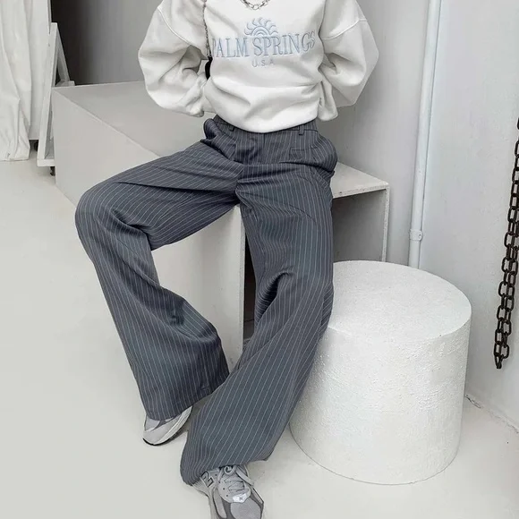 Princess Polly Archer Pants Pinstripe Grey Petite - Picture 5 of 12